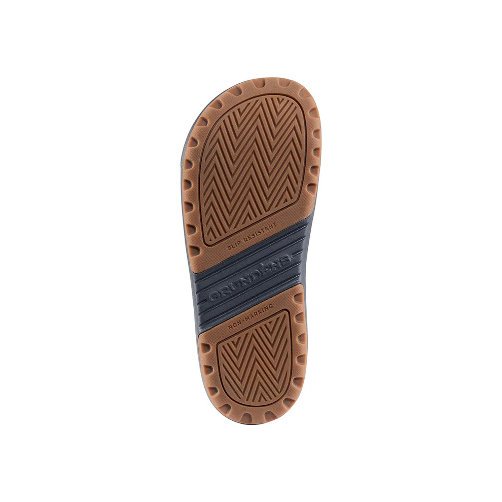 grundens fish on slip on