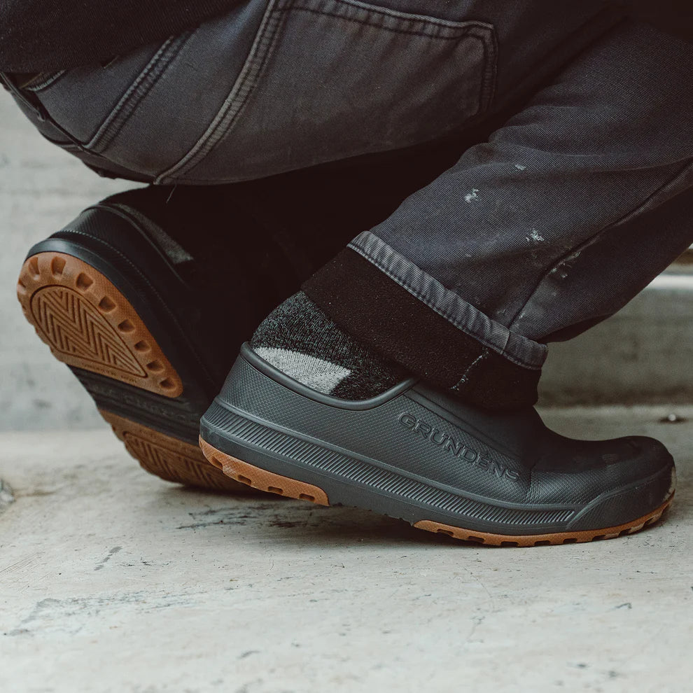 grundens fish on slip on